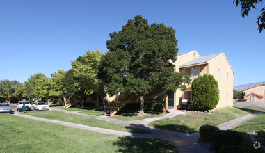 Building Photo - Desert Shade Apartments