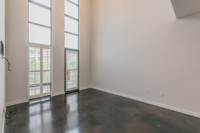 Building Photo - 2608 Museum Way