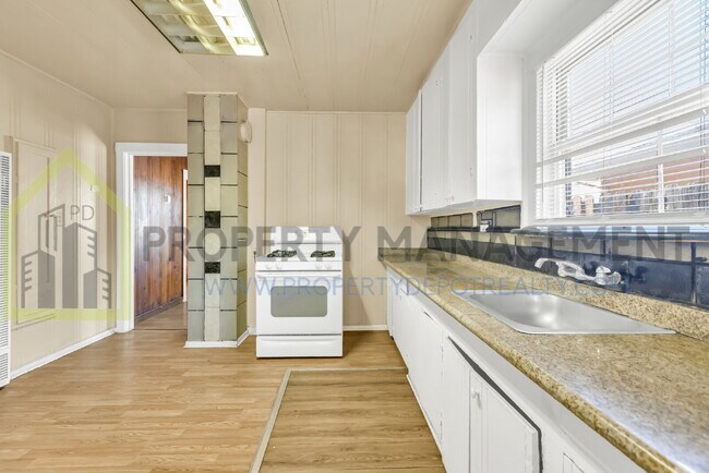 Building Photo - Charming 2-Bedroom Bungalow in Sacramento