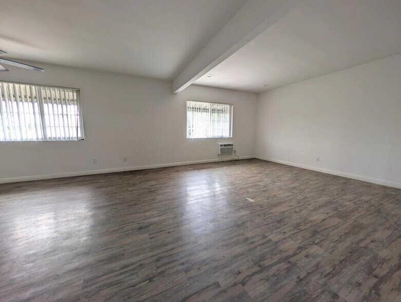 Building Photo - 3827 Girard Ave