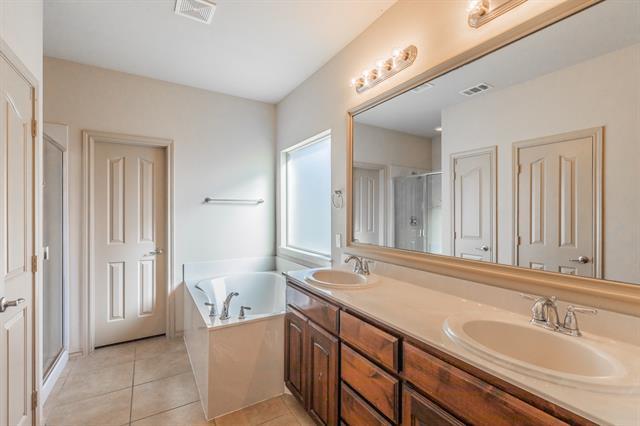 Building Photo - 10844 Irish Glen Trail