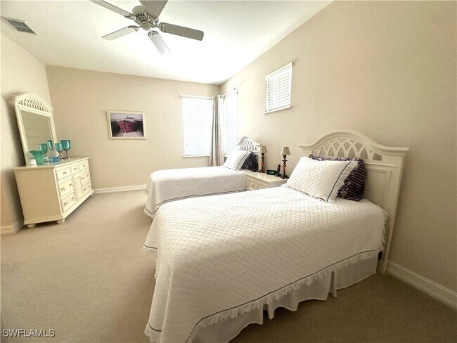 Building Photo - 1634 Tarpon Bay Dr S