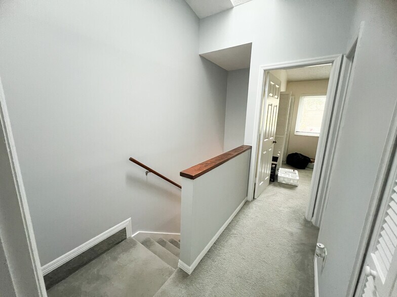 Building Photo - 7623 Baymeadows Cir W