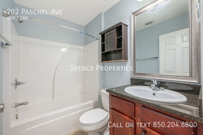 Building Photo - 202 Paschel Ave