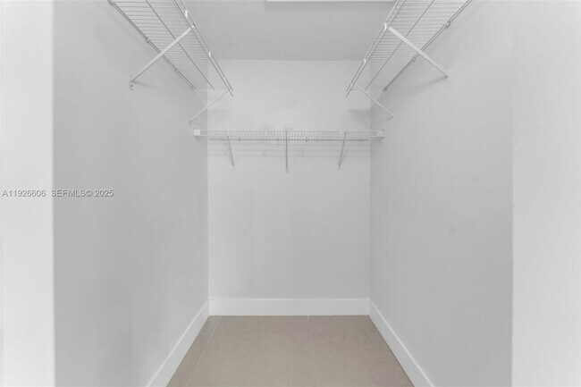 Building Photo - 17542 SW 139th Ct