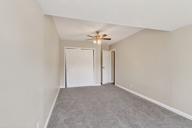 Building Photo - Spacious 5-Bedroom Retreat with 2.5 Baths in Saint Pauls – Your Dream Home Awaits!