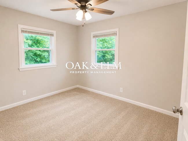 Building Photo - Welcome to this beautifully updated 4 bedrooms, 2 full bath, 1400 Square feet home