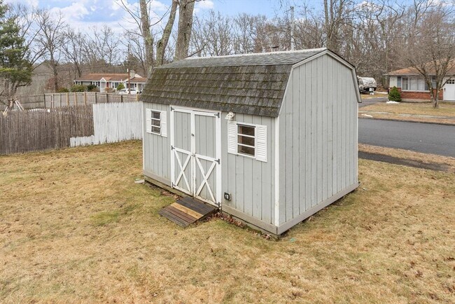 Building Photo - 45 Kinglet Dr