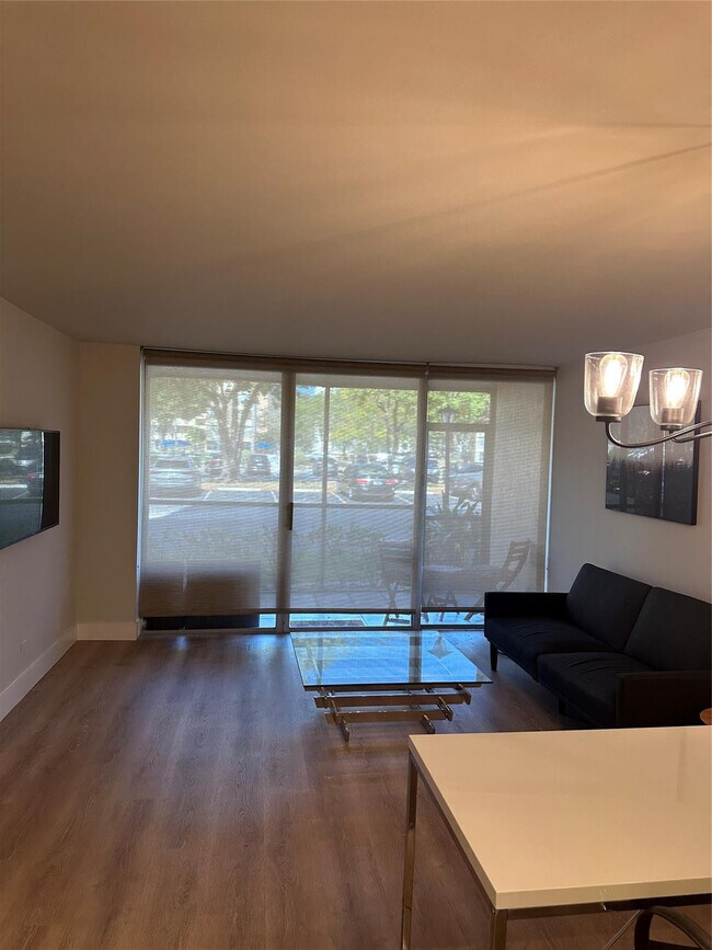 Building Photo - 3821 Environ Blvd