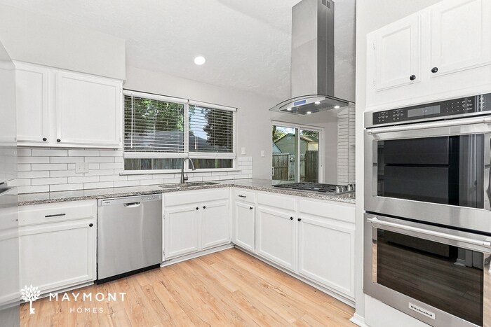 Building Photo - 8203 Valeta Dr