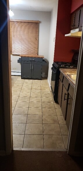 Building Photo - 4327 Lindenwood Dr