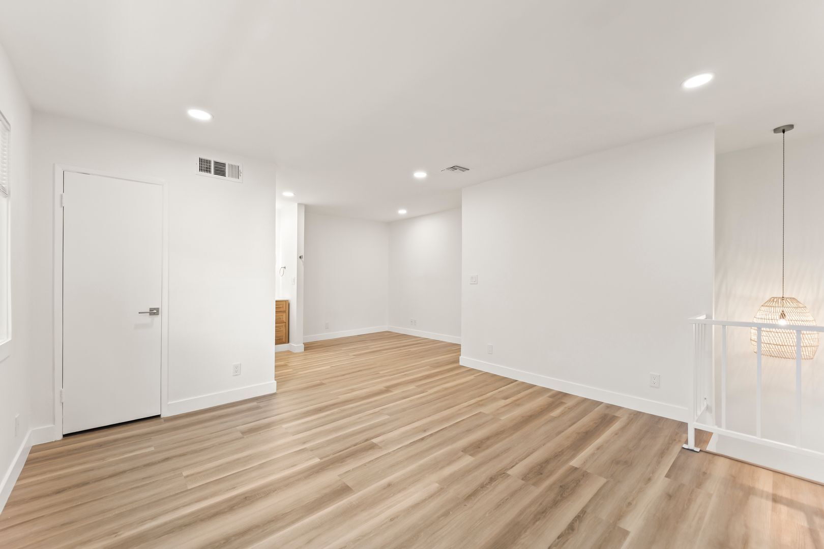 Building Photo - 4329 Van Nuys Blvd