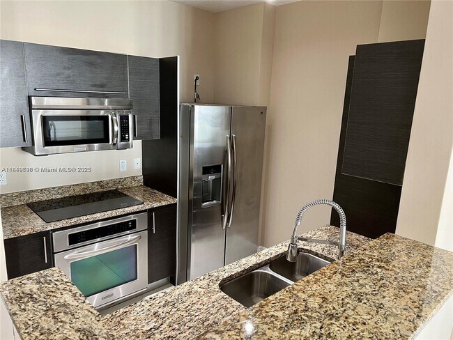 Building Photo - 550 Okeechobee Blvd