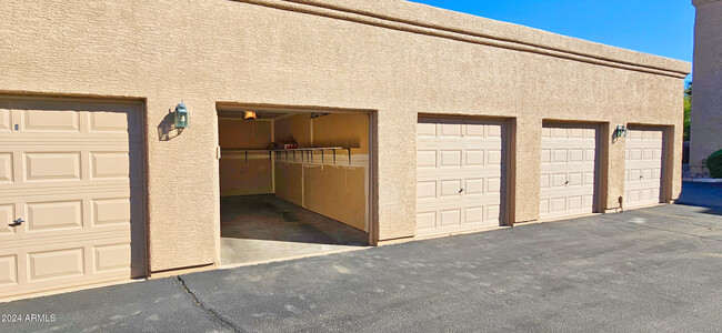 Building Photo - 13818 N Saguaro Blvd