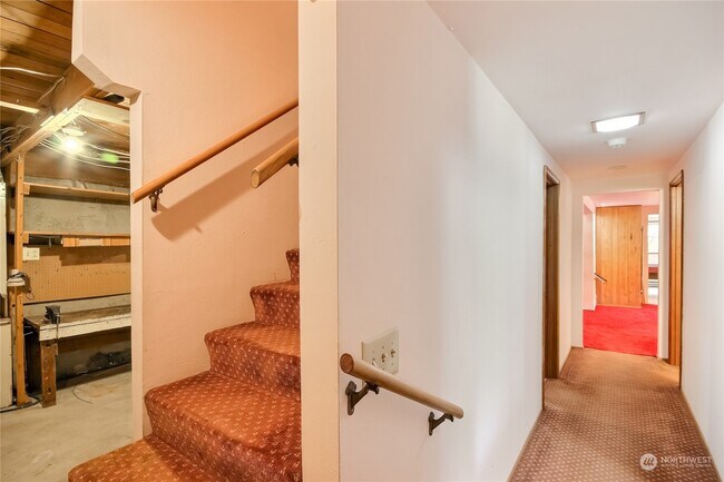 Lower Level - 3527 Shattuck Ave S