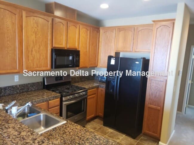 Building Photo - Adorable 2 bedroom 2 bath condo