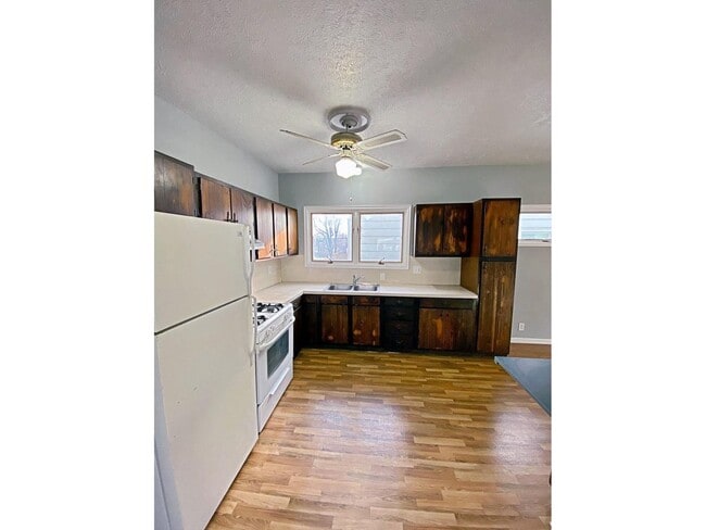 Building Photo - 4707