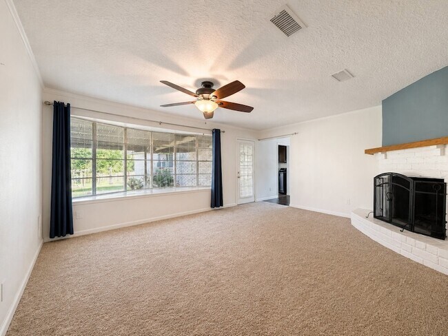 Building Photo - 4418 Saffron Ln