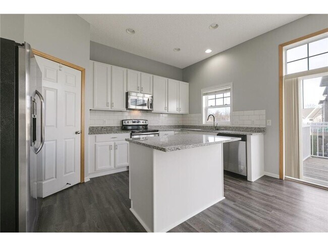 Building Photo - 5030 Fountain Lane N