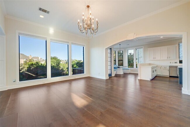 Building Photo - 12120 Carlsbad Dr