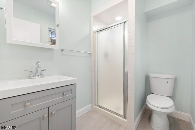 Building Photo - 19 Cooper Dr