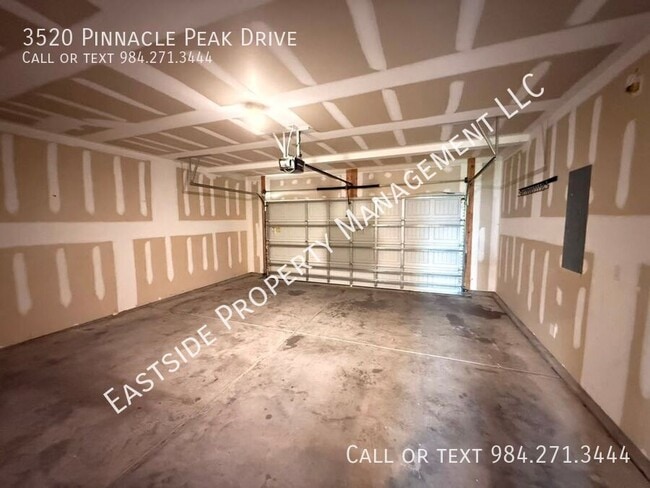 Building Photo - 3520 Pinnacle Peak Dr