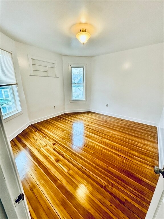 Building Photo - 11 Colonial Ave