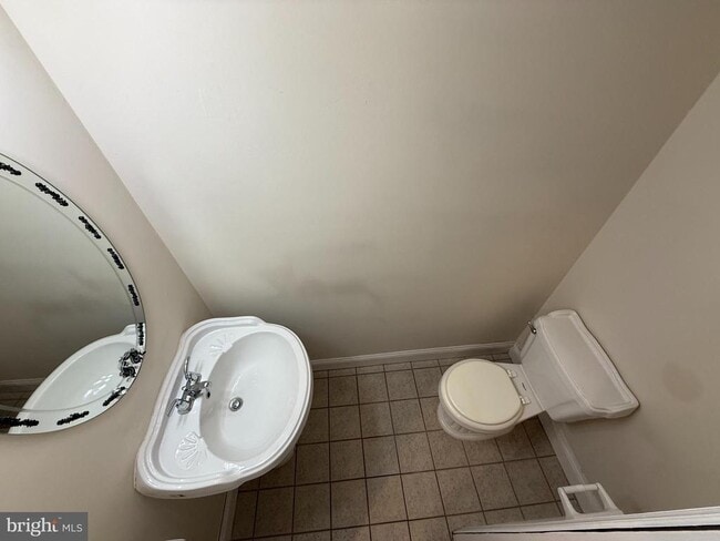 Building Photo - 405 Olde Greenwich Cir