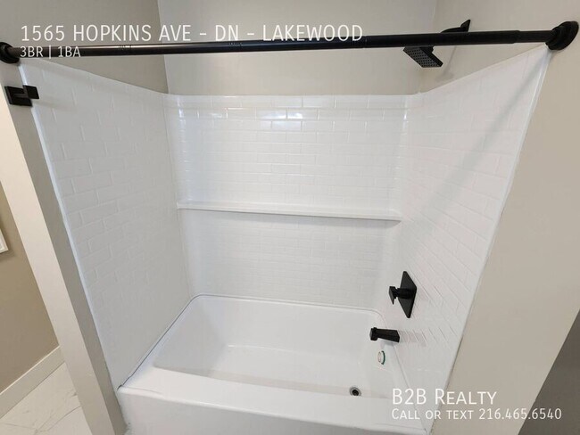 Building Photo - 1565 Hopkins Ave