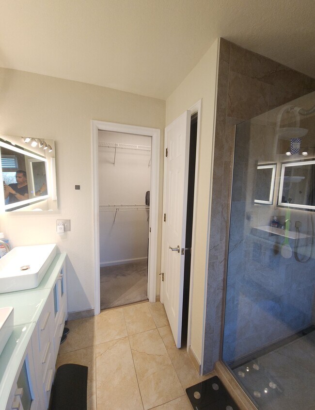 Building Photo - 5415 S Dunkirk Way