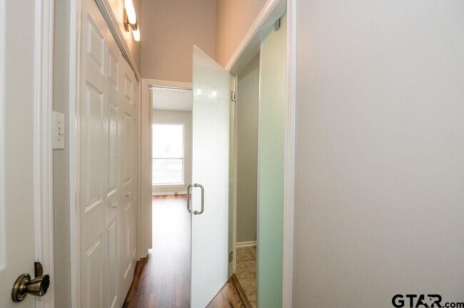 Building Photo - 5809 Hollytree-
