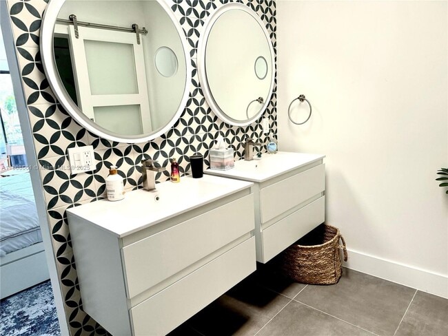 Building Photo - 3553 Magellan Cir