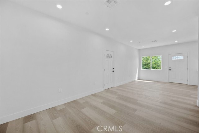 Building Photo - 15931 Los Cedros Ave