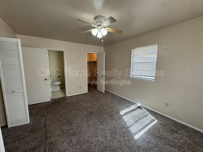 Building Photo - 3600 Willow Springs Dr