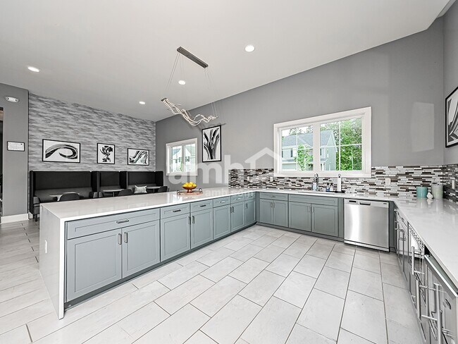 Building Photo - 1036 Highland Walk