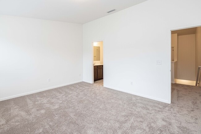 Building Photo - 2BR/2.5BA Townhome in Pineville- Tucked in...