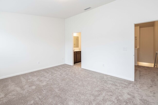 Building Photo - GREAT 2 Bedroom Townhome Regent Park - MOVE IN SPECIAL 1 MONTH FREE