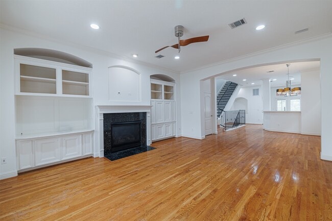 Building Photo - 702 Asbury St