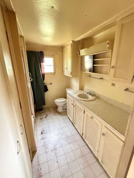 Building Photo - 1404 Rumbaugh Ln