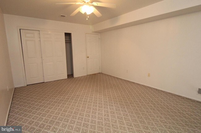 Building Photo - 417 Sharon Garden Ct