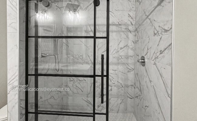 Building Photo - Charming 3BR/3BA Hoover Home with Fenced-In Yard & Modern LVP Flooring