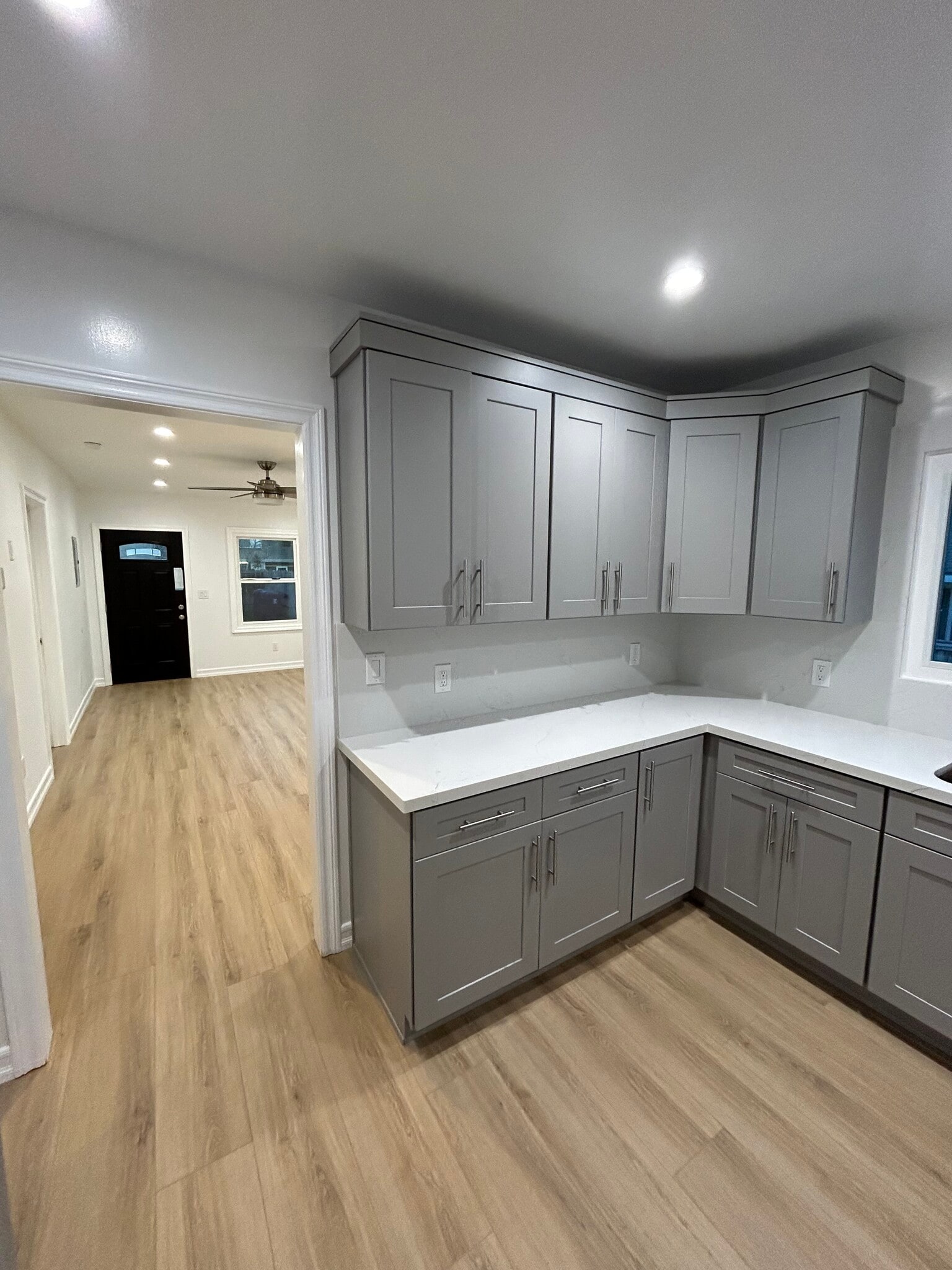 Building Photo - 1533 Freeman Ave