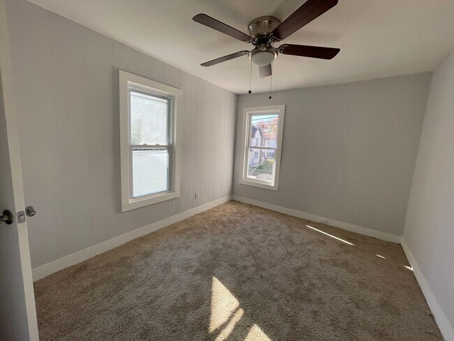 Building Photo - Gorgeous 4 Bedroom Home FOR RENT in Millville $1500