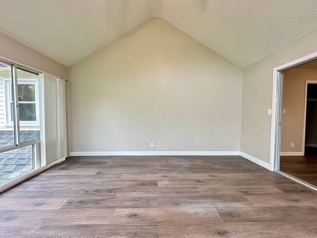 Building Photo - Stunning Single-Family Home with Plenty of...