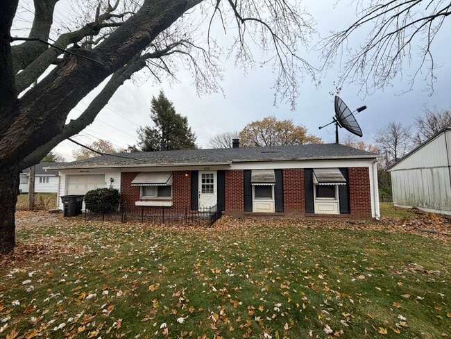 Primary Photo - 1503 Eastview Ave