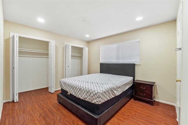 Building Photo - 11122 High Star Dr