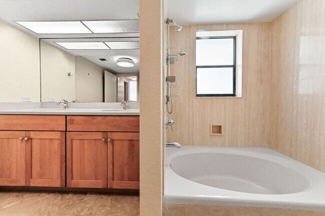 Building Photo - 1900 Presidential Way