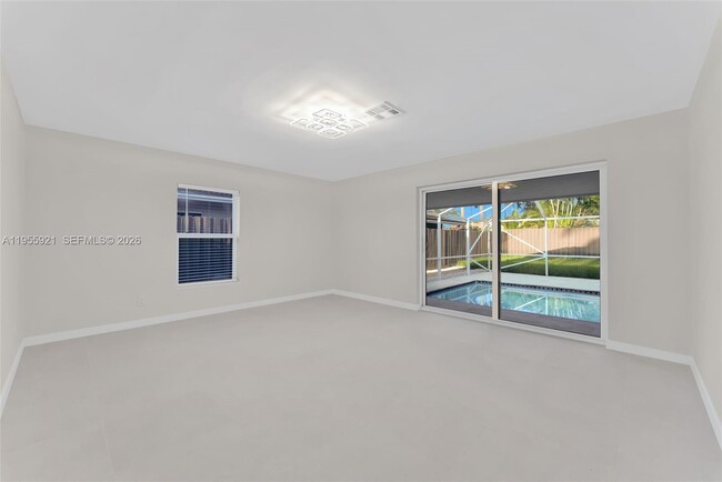 Building Photo - 5419 NE 22nd Ave