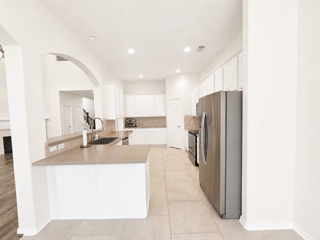 Building Photo - 98 W Knightsbridge Dr