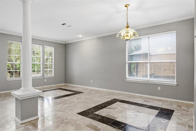 Building Photo - 2813 Cortez Dr